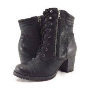 Clarks Mission Aston Ankle Boots